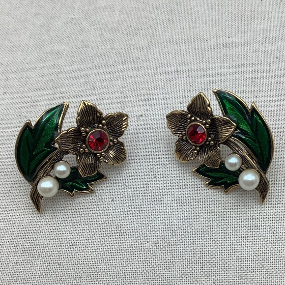 Vintage Avon Rich Christmas Pierced earrings 1992 - Picture 1 of 3